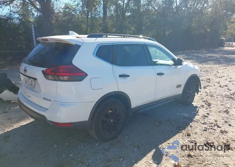 2017 Nissan Rogue Sv z USA, uszkodzony, nr VIN 5N1AT2MV5HC768608
